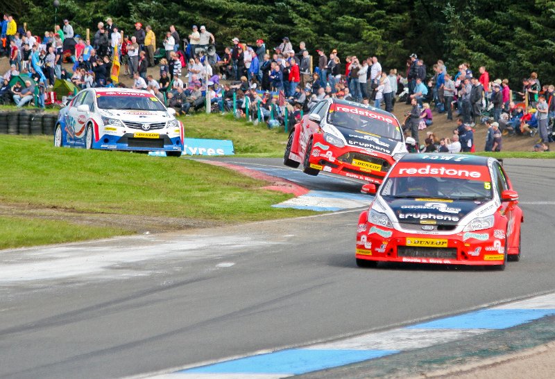 BTCC_races_Knockhill_August_26th_2012 (60).jpg
